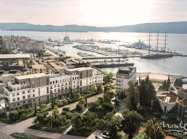 Mieszkanie 3 pokoi 171 m² Tivat, Czarnogóra