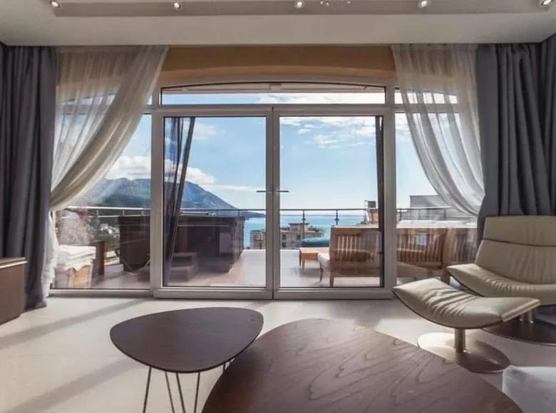 3 bedroom apartment 146 m² Becici, Montenegro