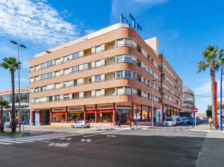 Mieszkanie 6 pokojów 213 m² Torrevieja, Hiszpania