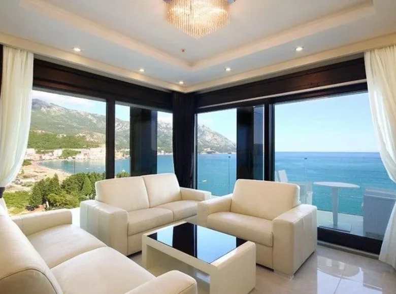 2 bedroom apartment 83 m² Becici, Montenegro