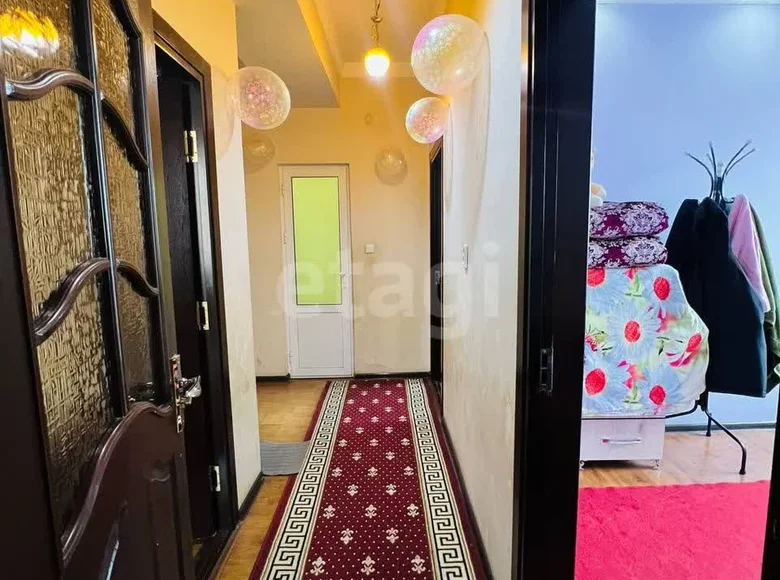 Kvartira 3 xonalar 60 m² Samarqandda