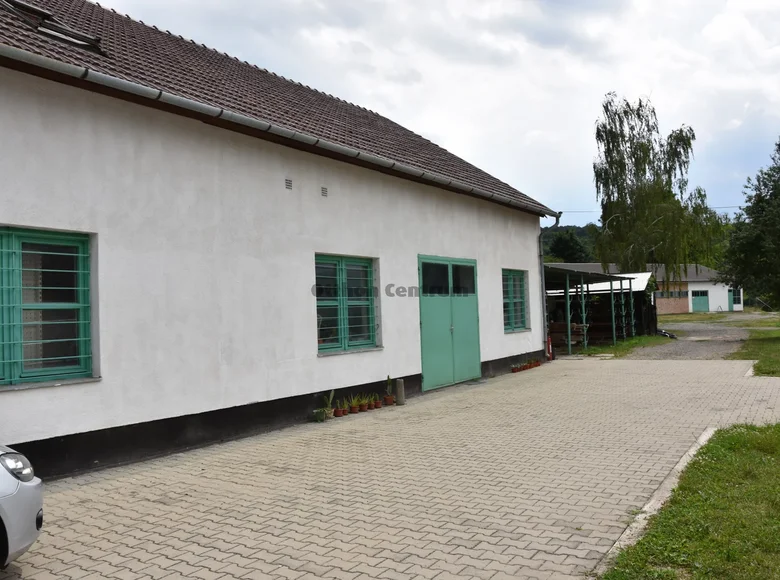 Nieruchomości komercyjne 400 m² Komlo, Węgry