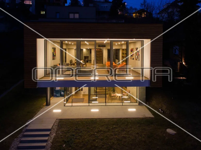Casa 4 habitaciones 440 m² Zagreb, Croacia