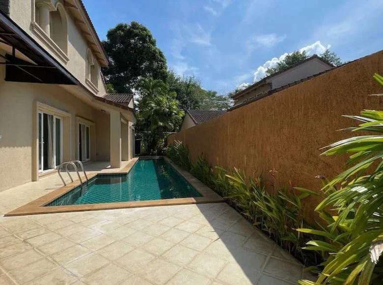 Вилла 3 спальни 270 м² Huai Yai, Таиланд
