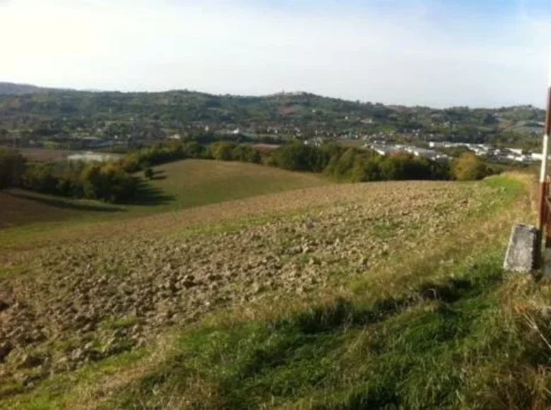 Grundstück 120 000 m² Terni, Italien