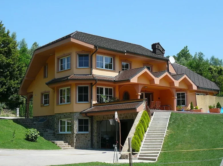 House 336 m² Brezice, Slovenia
