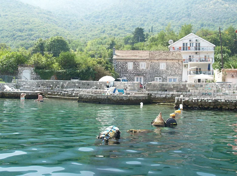 Villa 6 habitaciones 384 m² Kotor, Montenegro