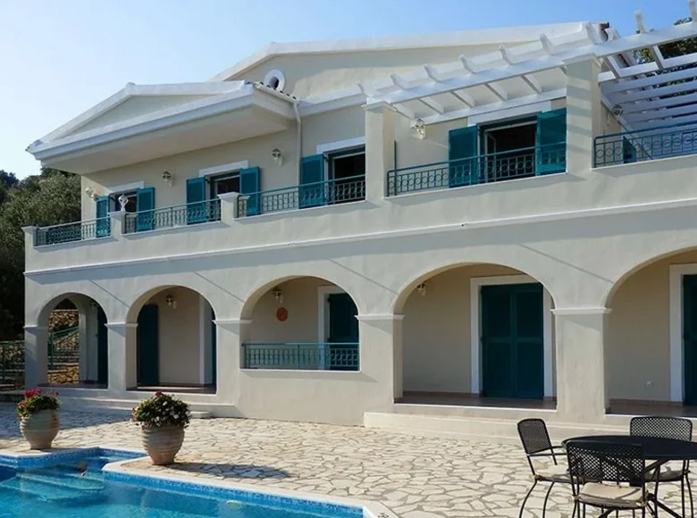 5 bedroom villa 303 m² Perithia, Greece