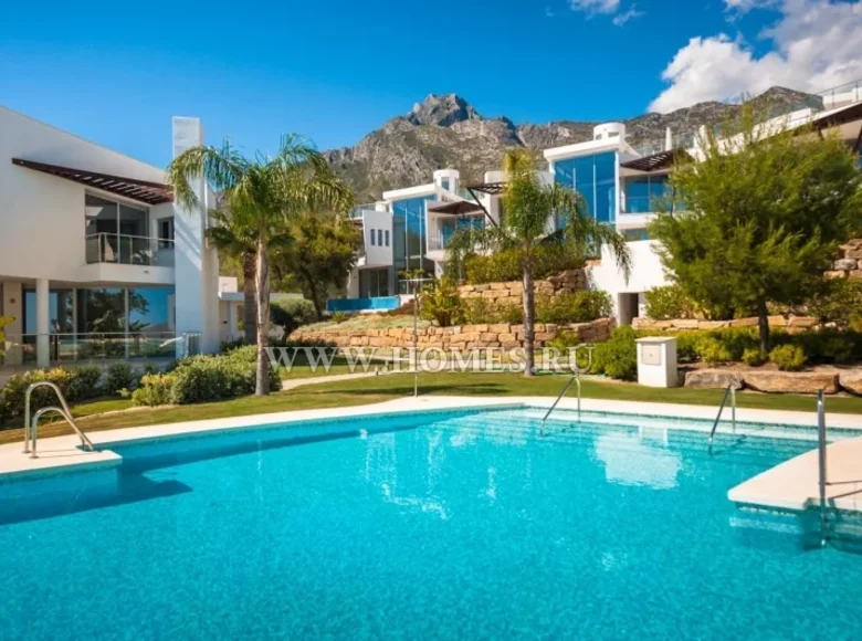 4-Schlafzimmer-Villa 385 m² Marbella, Spanien