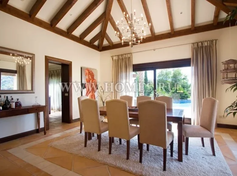 4 bedroom Villa 721 m² Malaga, Spain