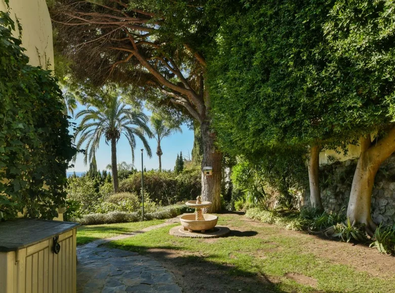 5 bedroom villa 497 m² Marbella, Spain