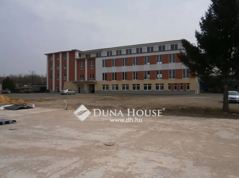 Commercial property 2 123 m² in Pecsi jaras, Hungary