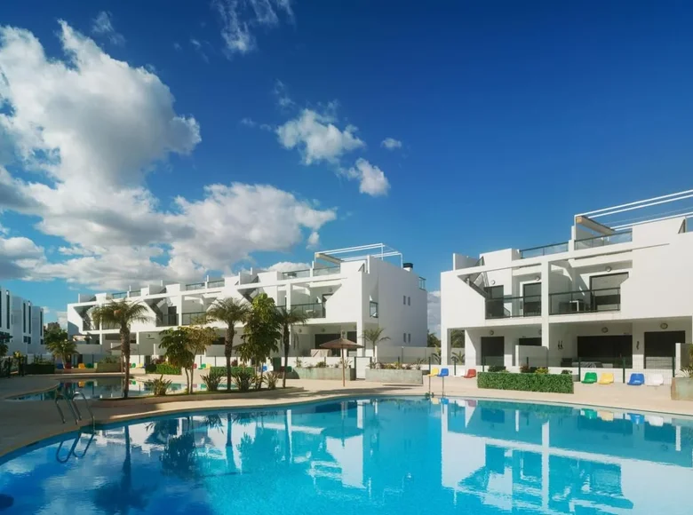 Квартира 2 спальни 115 м² Pilar de la Horadada, Испания