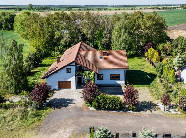 Casa 249 m² Steszew, Polonia