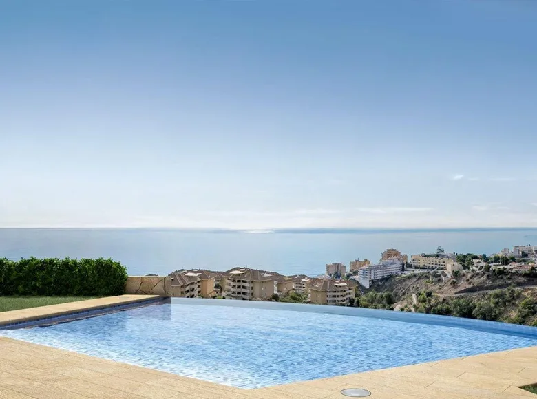 3 bedroom apartment  Fuengirola, Spain