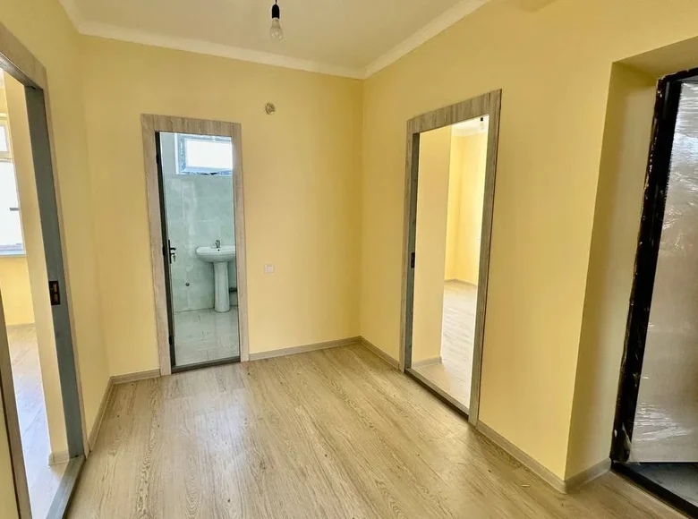 Kvartira 3 xonalar 51 m² Farg'onada