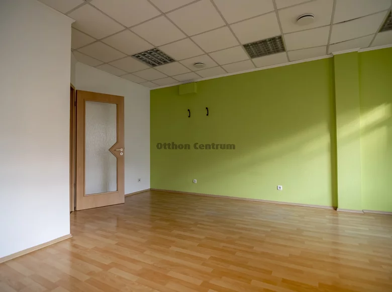 Commercial property 78 m² in Budapest, Hungary