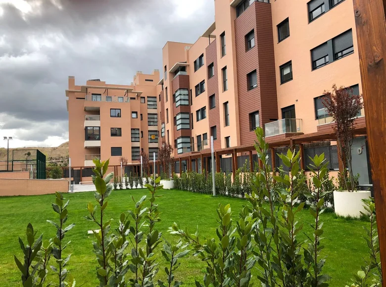 Mieszkanie 3 pokoi 130 m² Madryt, Hiszpania