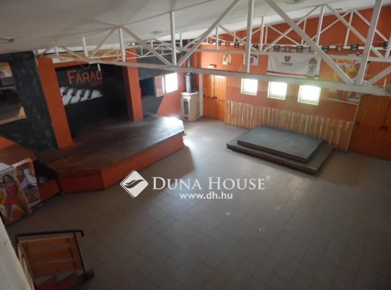 Commercial property 500 m² in Babosdobrete, Hungary