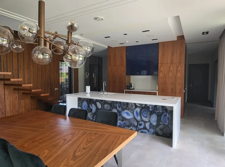 5 bedroom villa 368 m² Babites pagasts, Latvia