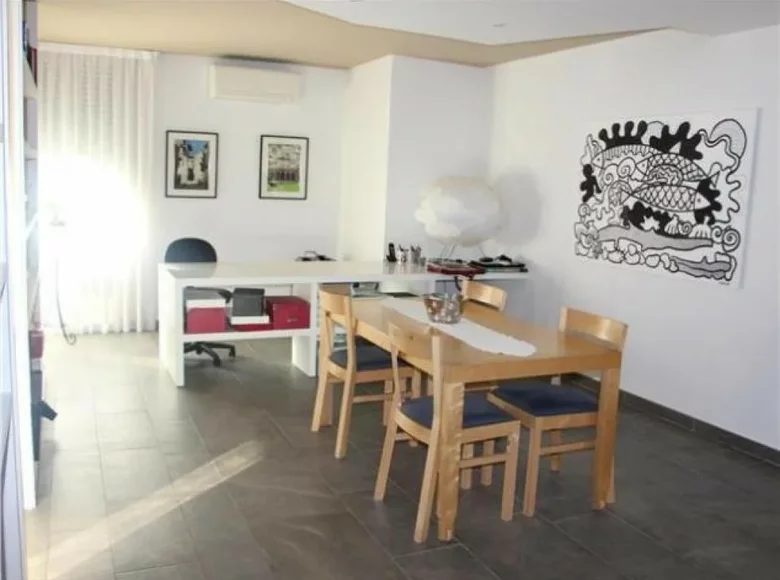 4 bedroom apartment 160 m² Barcelones, Spain