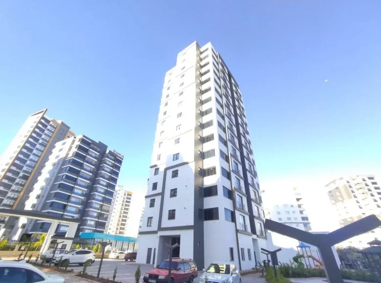 Mieszkanie 4 pokoi 220 m² Mersin, Turcja