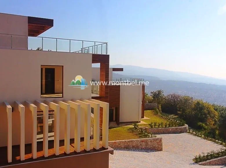 3-Schlafzimmer-Villa 320 m² Dobra Voda, Montenegro