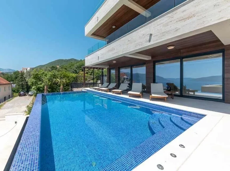 villa de 5 dormitorios 510 m² Tivat, Montenegro