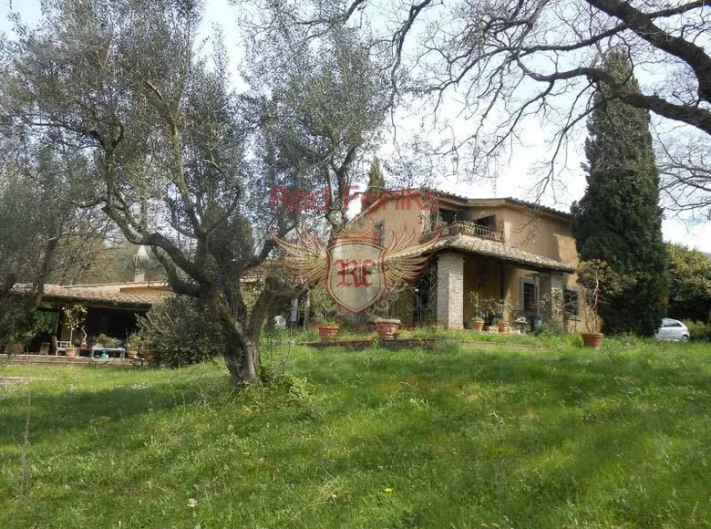 4 bedroom Villa 300 m² Rome, Italy