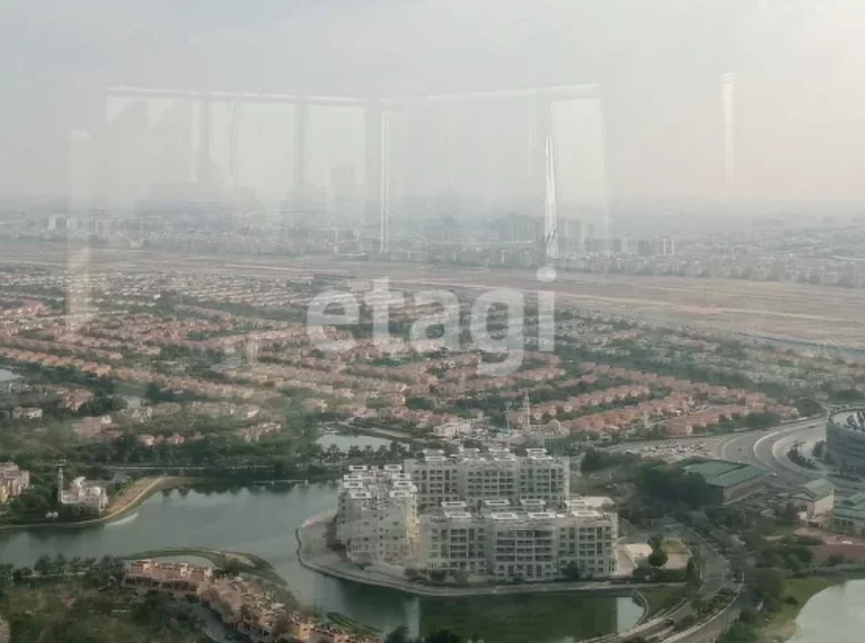 Commercial property 7 085 m² in Dubai, UAE