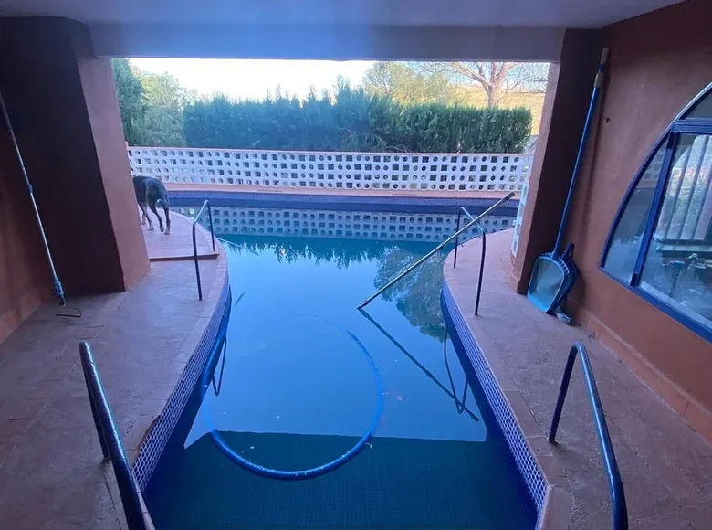 4 bedroom house  Torrent, Spain