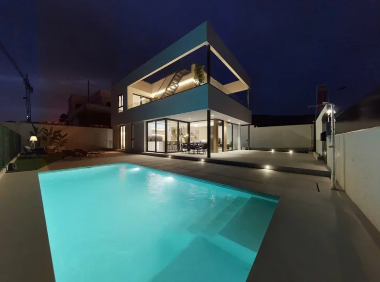 Villa de tres dormitorios 148 m² Finestrat, España