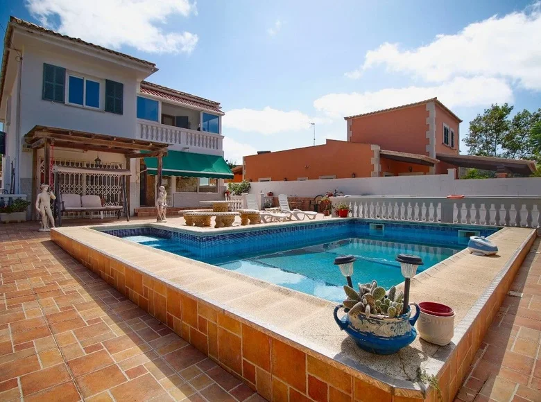 Zamek 4 pokoi 180 m² Santa Ponsa, Hiszpania