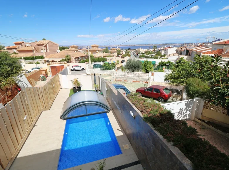 Szeregowiec 4 pokoi 123 m² Torrevieja, Hiszpania