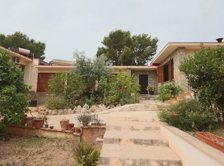 Zamek 4 pokoi 280 m² Santa Ponsa, Hiszpania