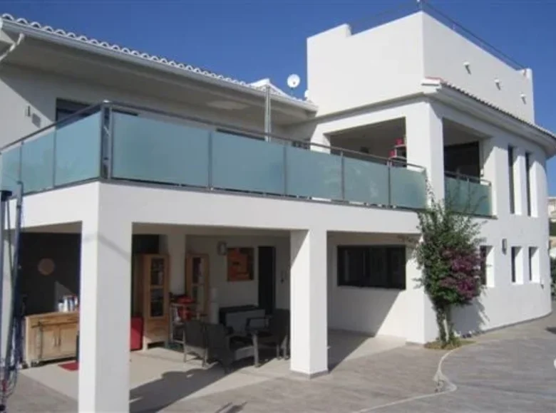 Villa de tres dormitorios 330 m² Izhevsk, Rusia