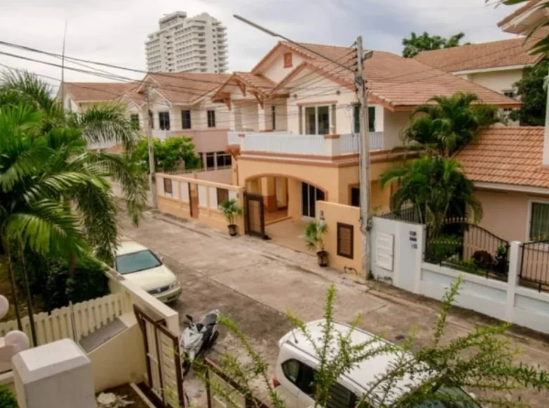 3 bedroom villa 240 m² Pattaya City, Thailand