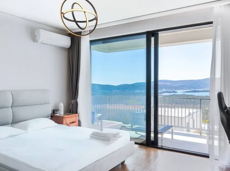 4-Schlafzimmer-Villa 180 m² Kavac, Montenegro