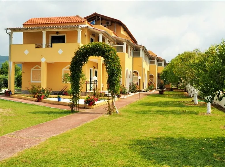 Hotel 1 000 m² en Agios Georgios, Grecia