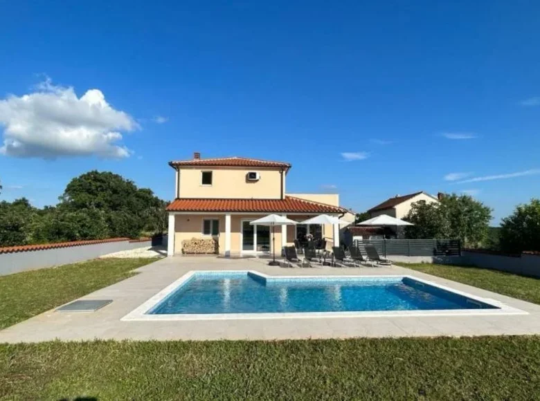 Villa de tres dormitorios 149 m² Vinkuran, Croacia