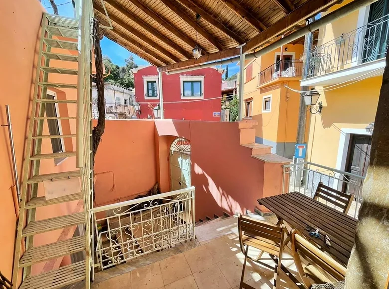 3 bedroom townthouse 147 m² Liapades, Greece