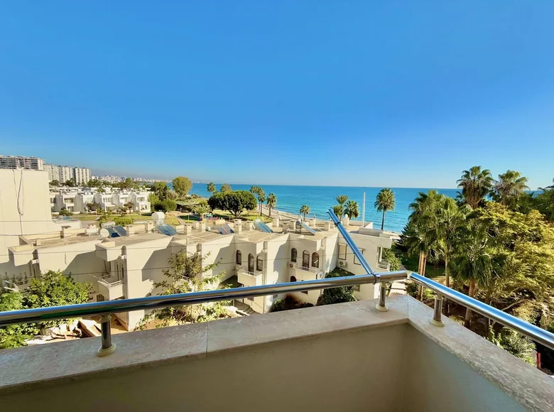 3 bedroom apartment 165 m² Mezitli, Turkey