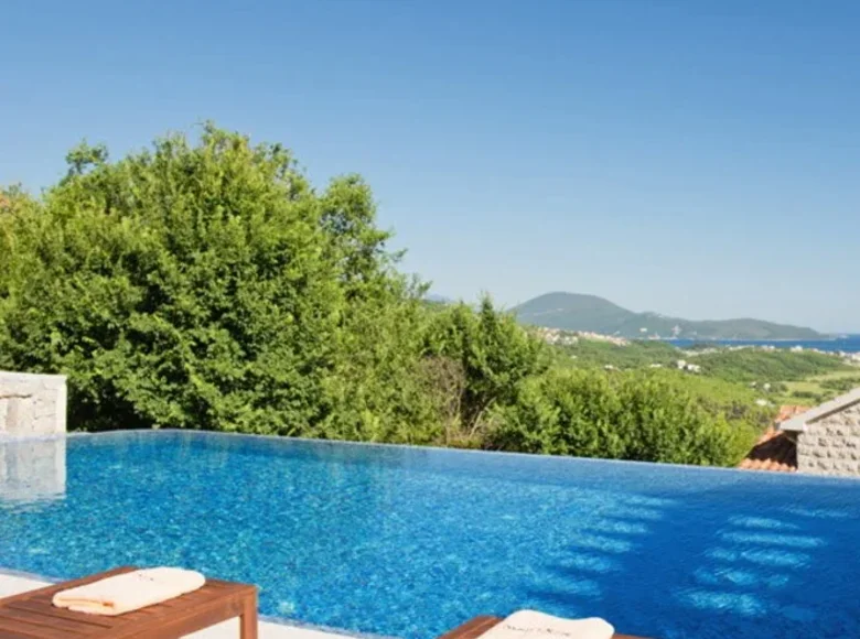 Wohnung 2 Schlafzimmer 79 m² Herceg Novi, Montenegro