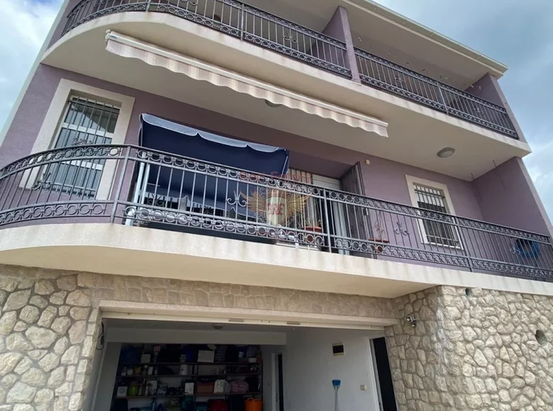 Casa 6 habitaciones 300 m² Sutomore, Montenegro