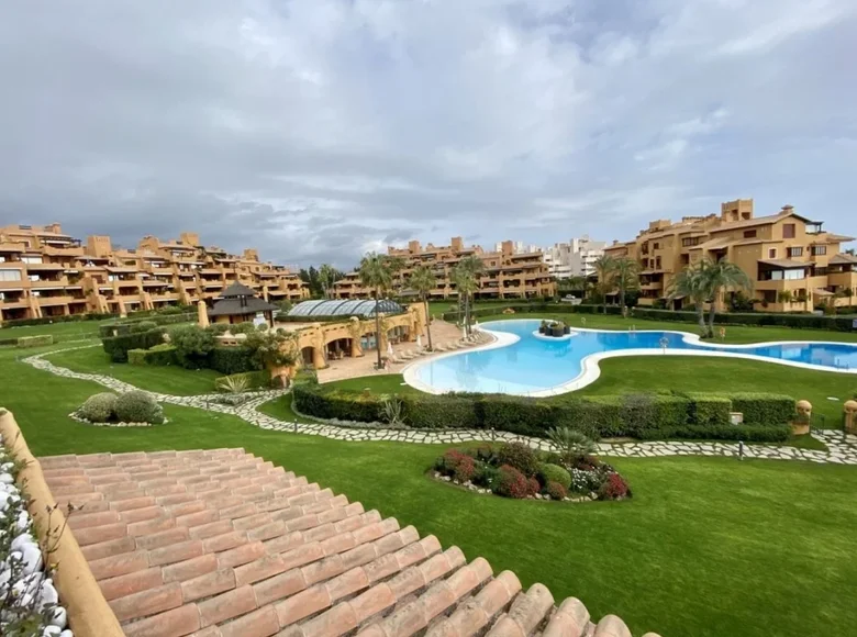 3 bedroom apartment 189 m² Estepona, Spain