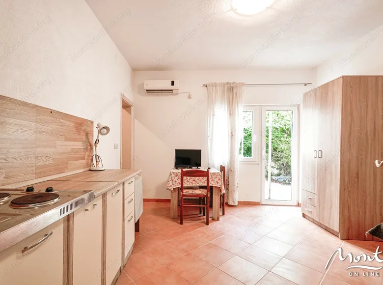 Mieszkanie 3 pokoi 117 m² Tivat, Czarnogóra