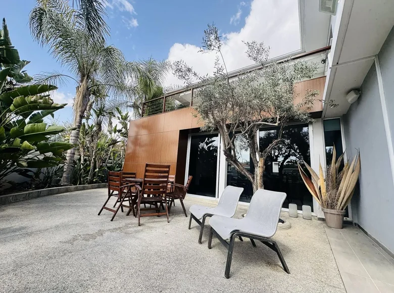 Haus 3 Schlafzimmer 330 m² Lakatamia, Zypern