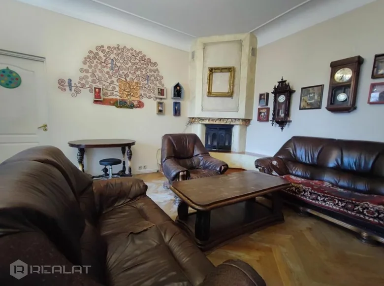 Mieszkanie 3 pokoi 95 m² Ryga, Łotwa