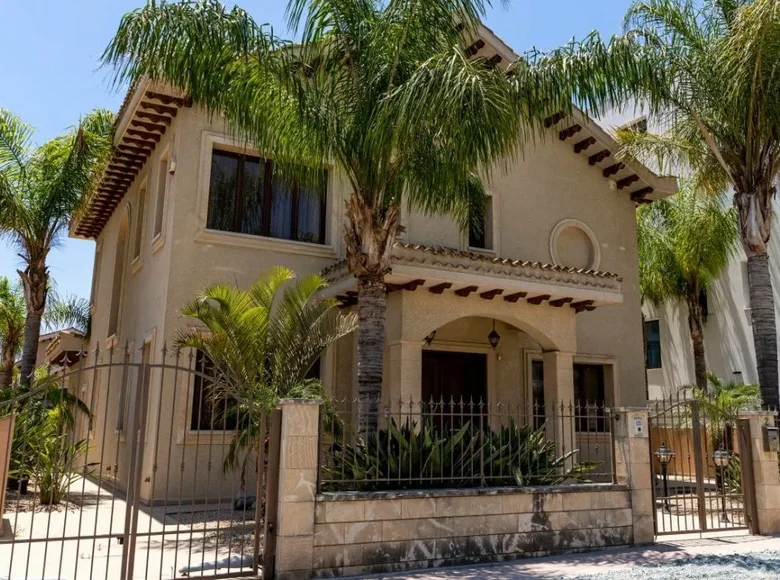 Dom 4 pokoi 289 m² Społeczność St. Tychon, Cyprus