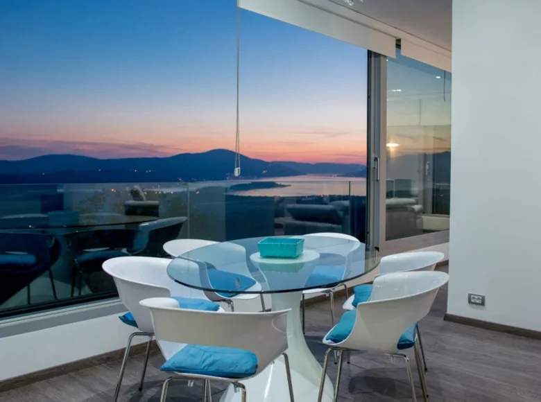 Villa de 5 habitaciones 310 m² Kavac, Montenegro